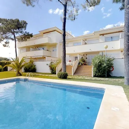 Very Family Apartment, Direct Pool Access Apartment *