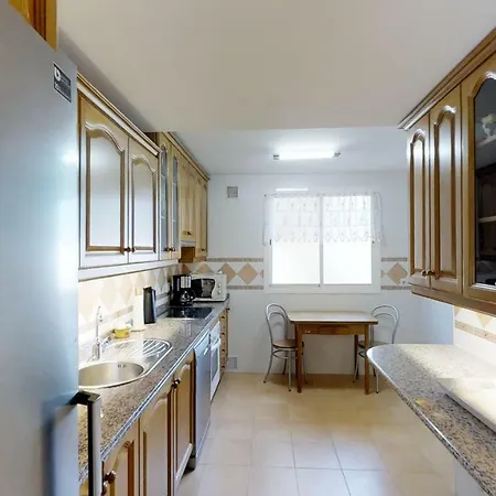 Very Family Apartment, Direct Pool Access Apartment *
