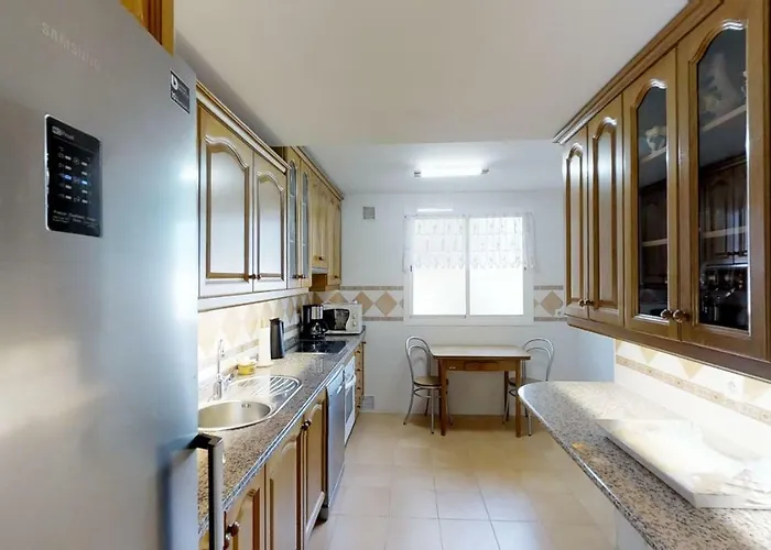 Very Family Apartment, Direct Pool Access Apartment *