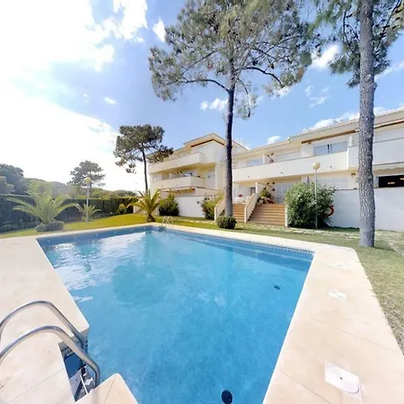 アパート Very Family Apartment, Direct Pool Access マルベーリャ
